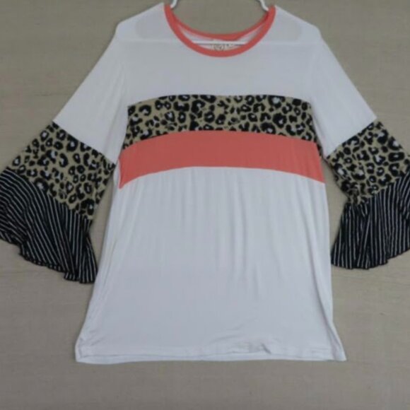 🔹Grace‎ & Emma Colorblock Animal Print Bell Sleeve Top - Picture 1 of 5